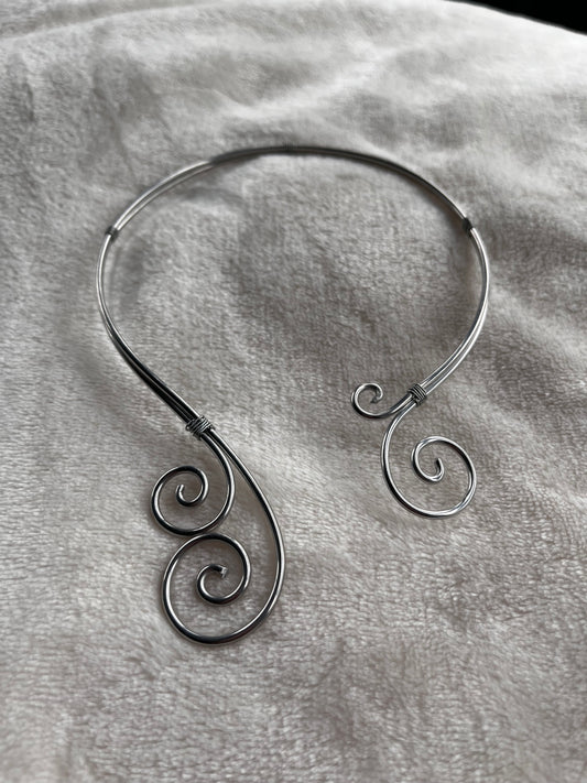Halsband