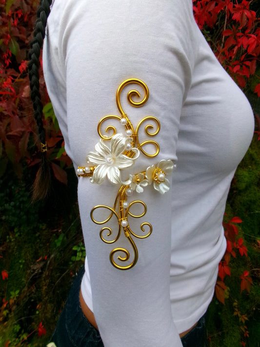 ✨Prom arm cuff✨