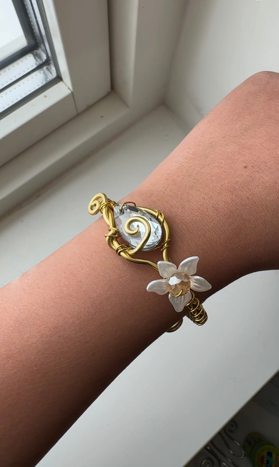 Bracelet with flower